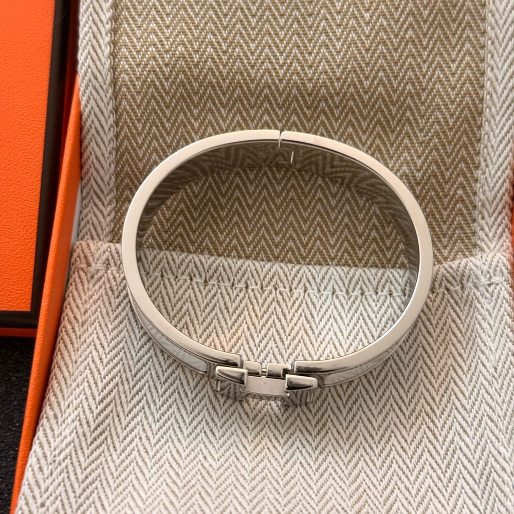 Hermes White H Bracelet - Picture 3 of 5